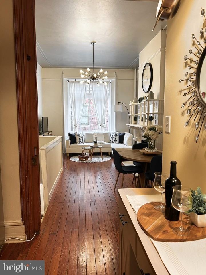 240 S 13th St #A - Photo 4 of 17