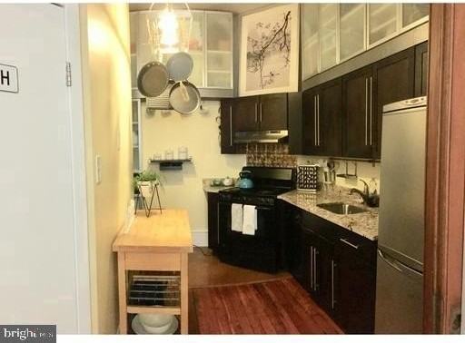 240 S 13th St #A - Photo 6 of 17