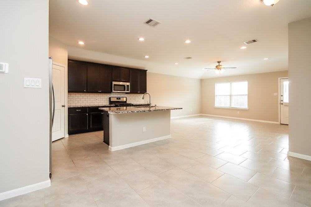8419 Ideal Dr - Photo 3 of 16