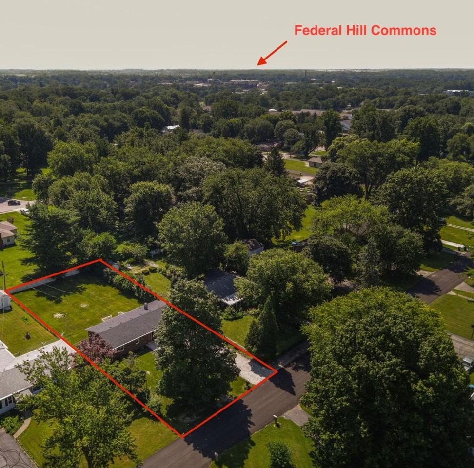 462 Woodview Dr - Photo 4 of 20