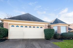 featured image of 2214 Lake Hill Ct