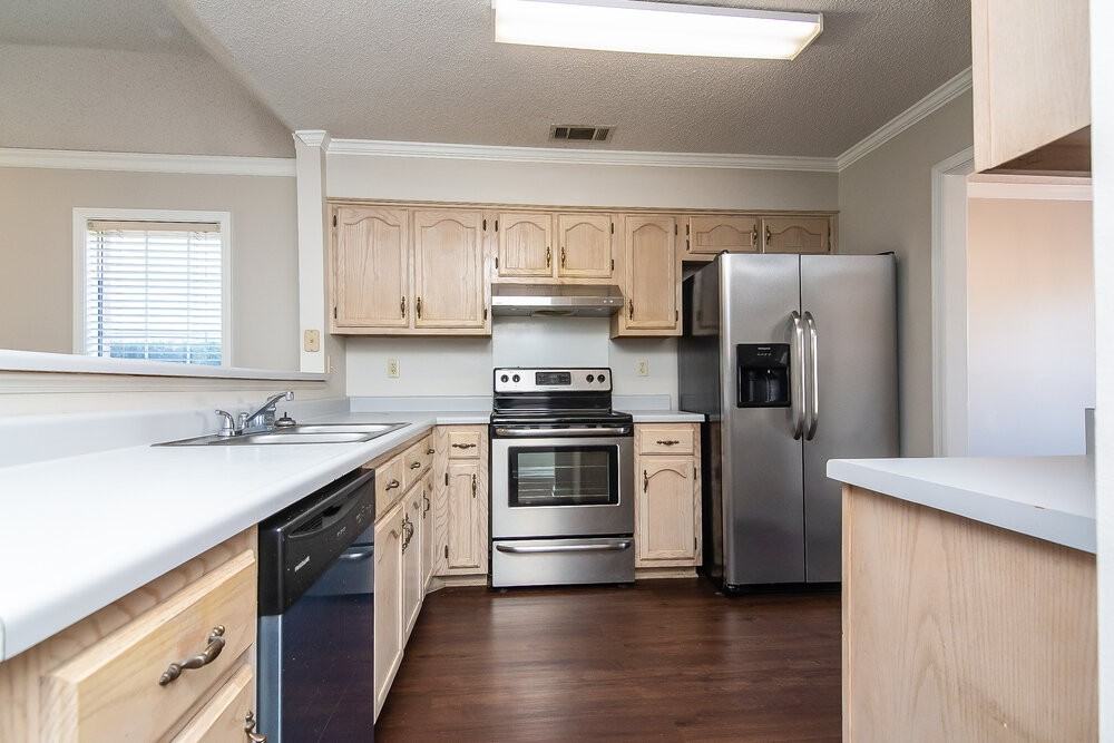 2214 Lake Hill Ct - Photo 5 of 15