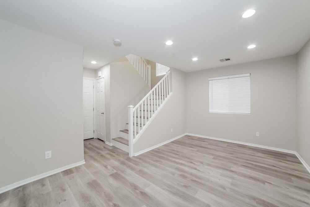 8436 Walker Gardens Pl - Photo 5 of 17