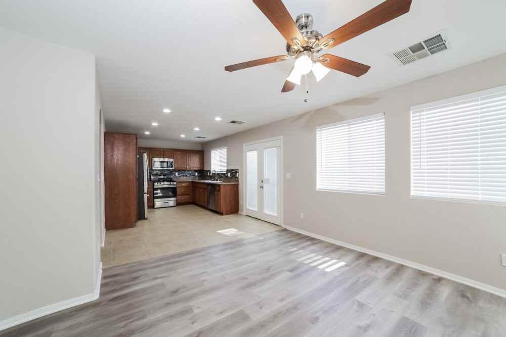 8436 Walker Gardens Pl - Photo 7 of 17