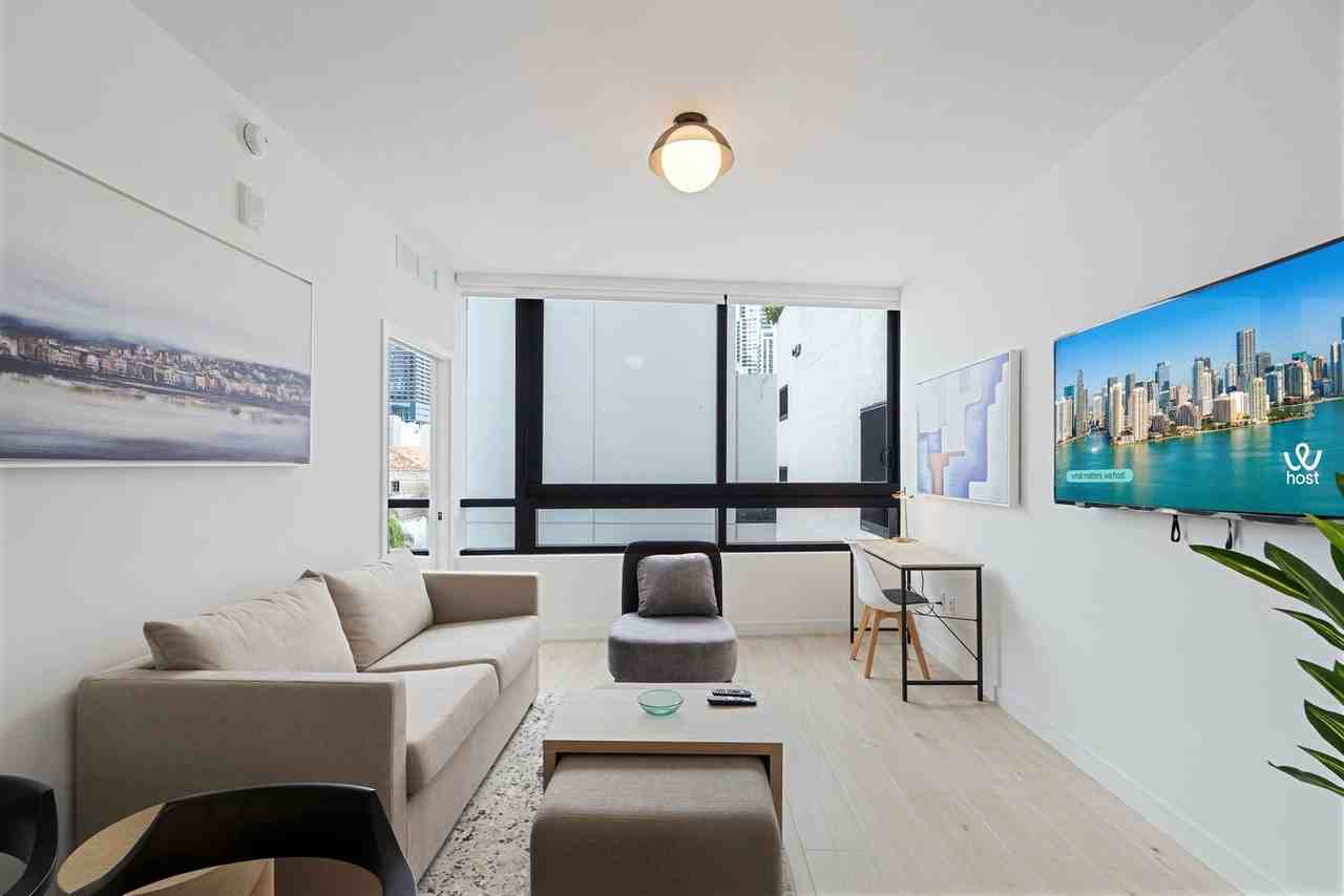 225 North Miami Avenue - Photo 3 of 50