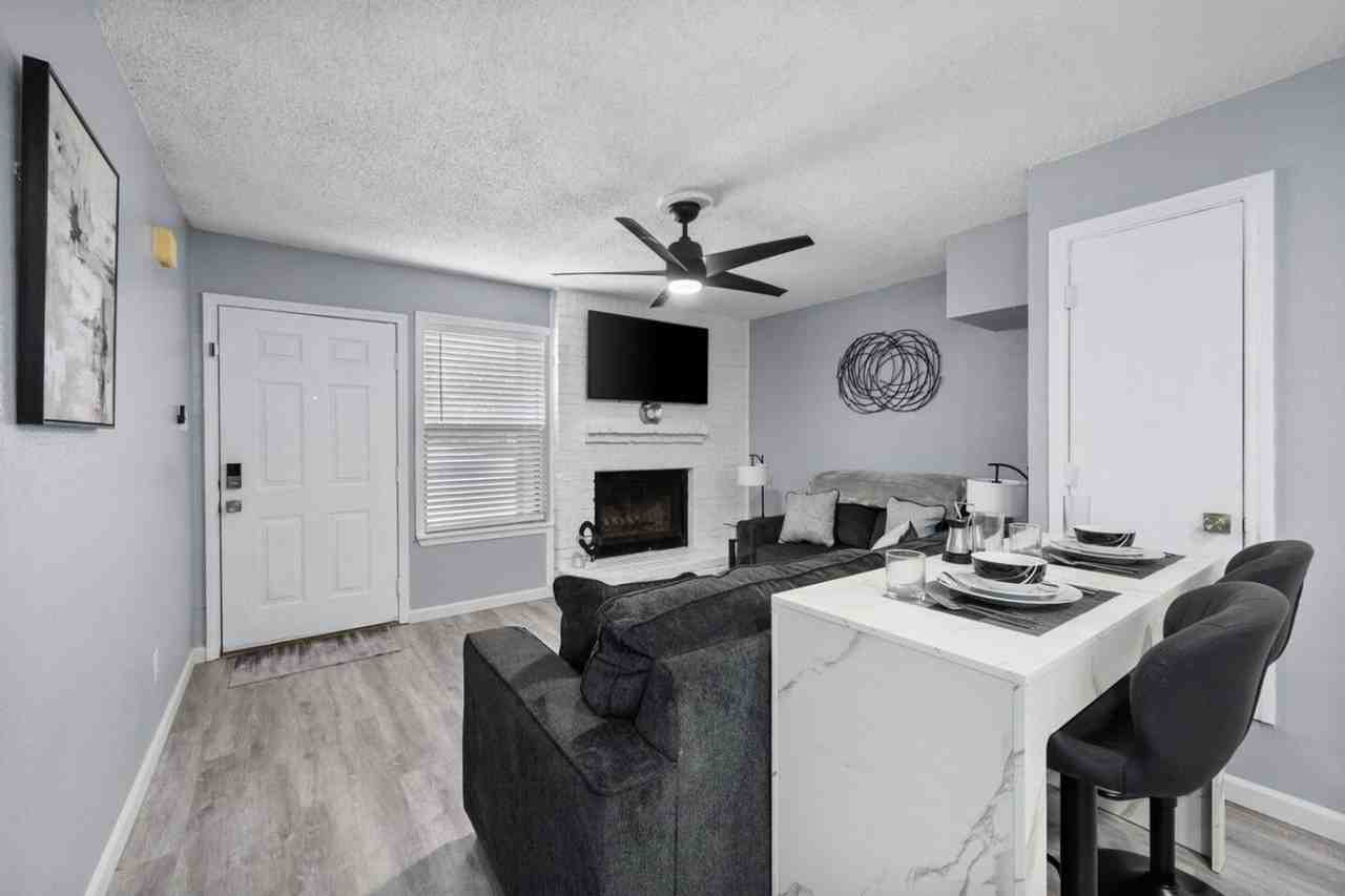 105 Maple St #1580251P - Photo 2 of 33