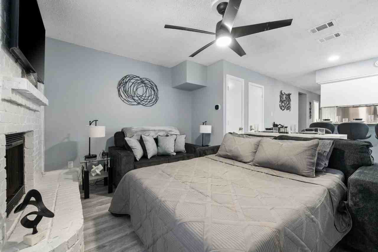 105 Maple St #1580251P - Photo 3 of 33
