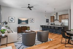 featured image of 2131 Goodrich Ave