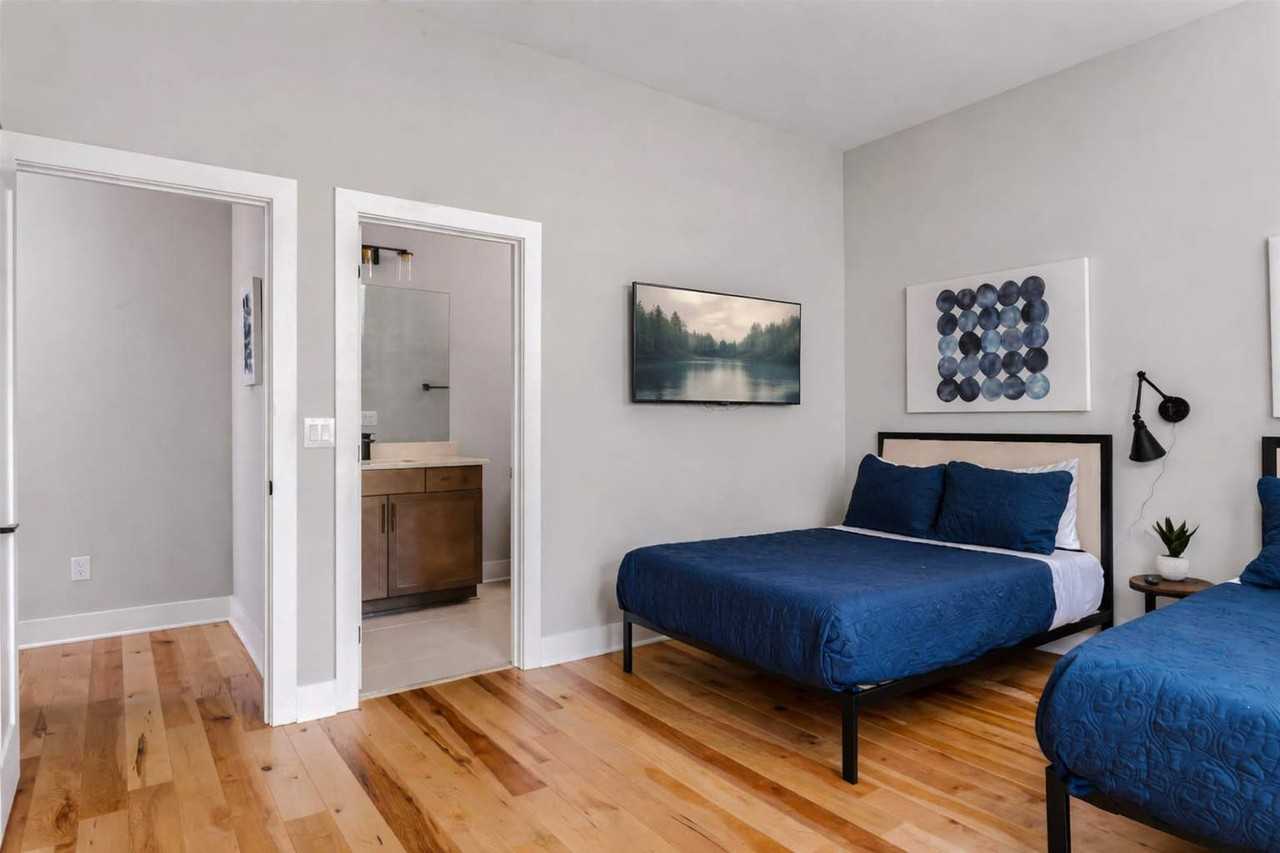 2131 Goodrich Avenue - Photo 4 of 48