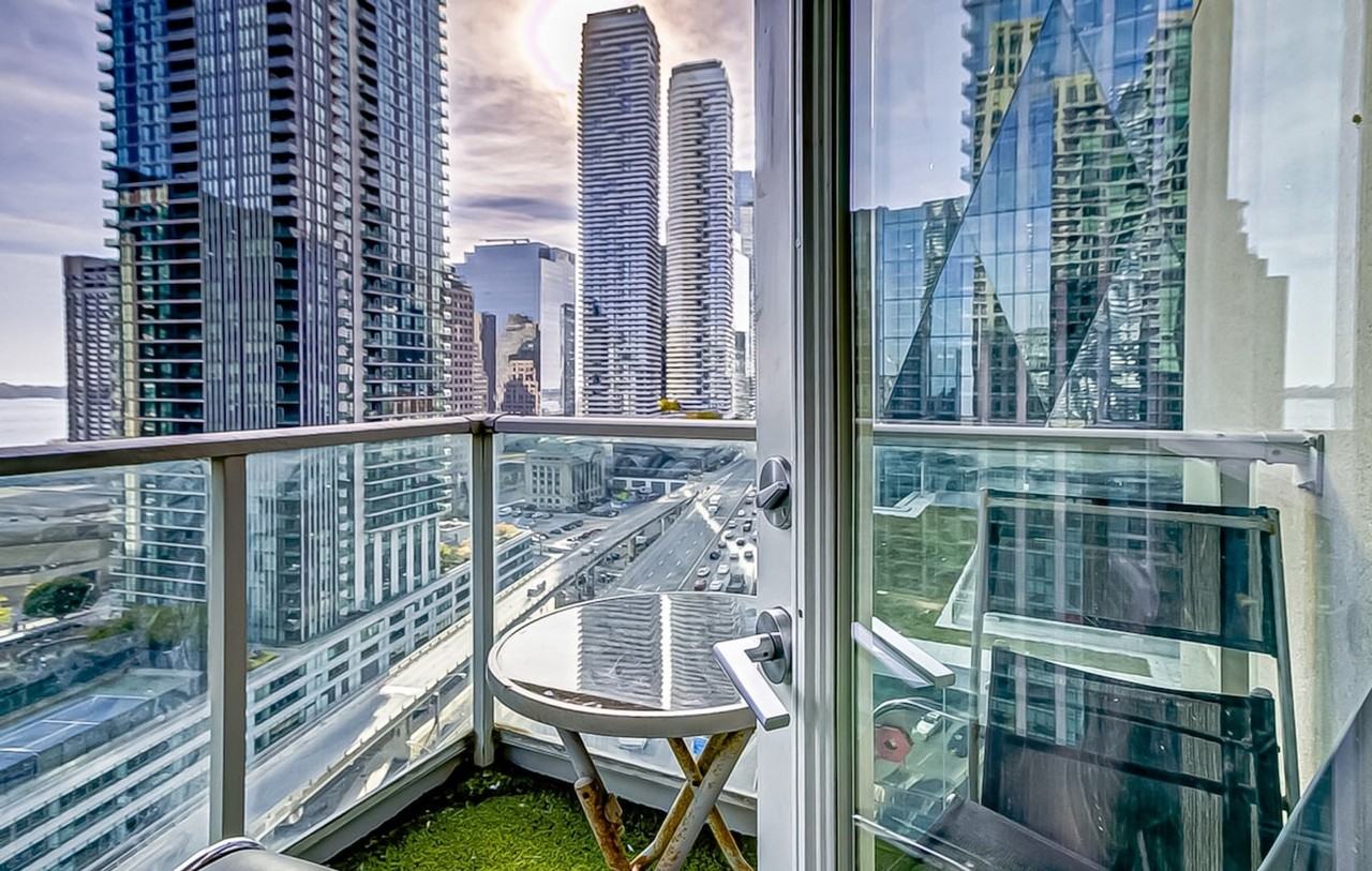 16 Yonge St #1581532P - Photo 5 of 25