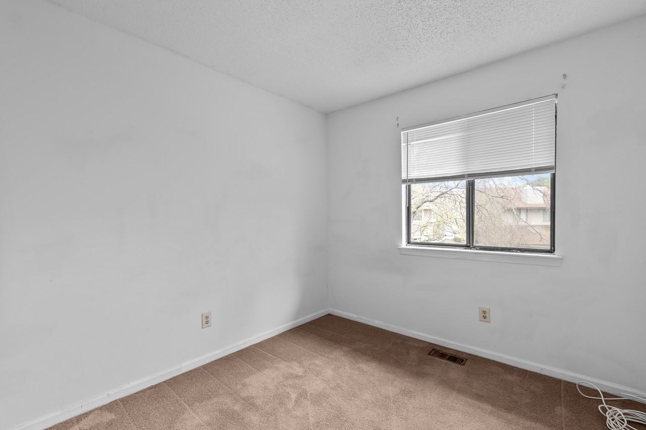 405 Falling Ln #1 - Photo 3 of 37