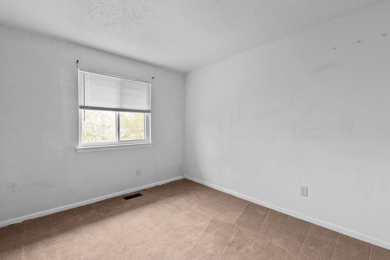 405 Falling Ln #1 - Photo 5 of 37