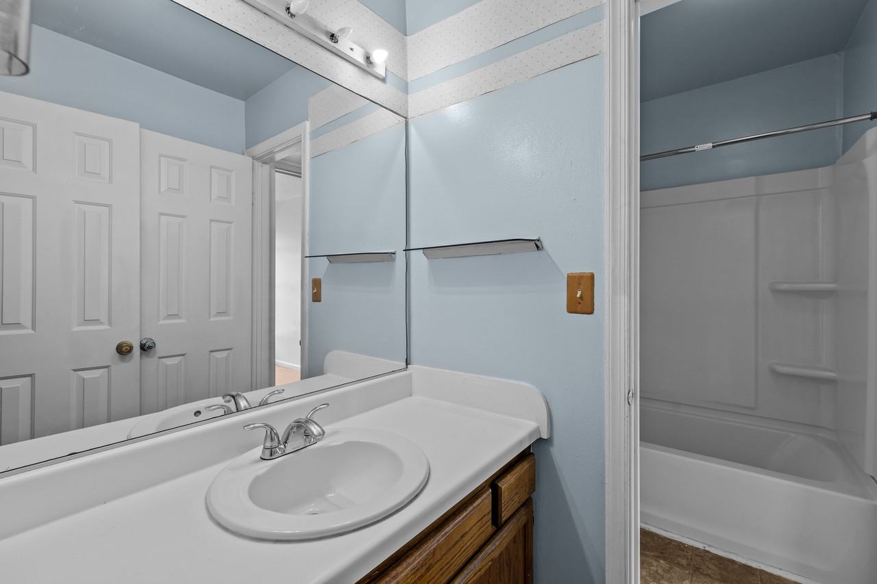 405 Falling Ln #1 - Photo 7 of 37