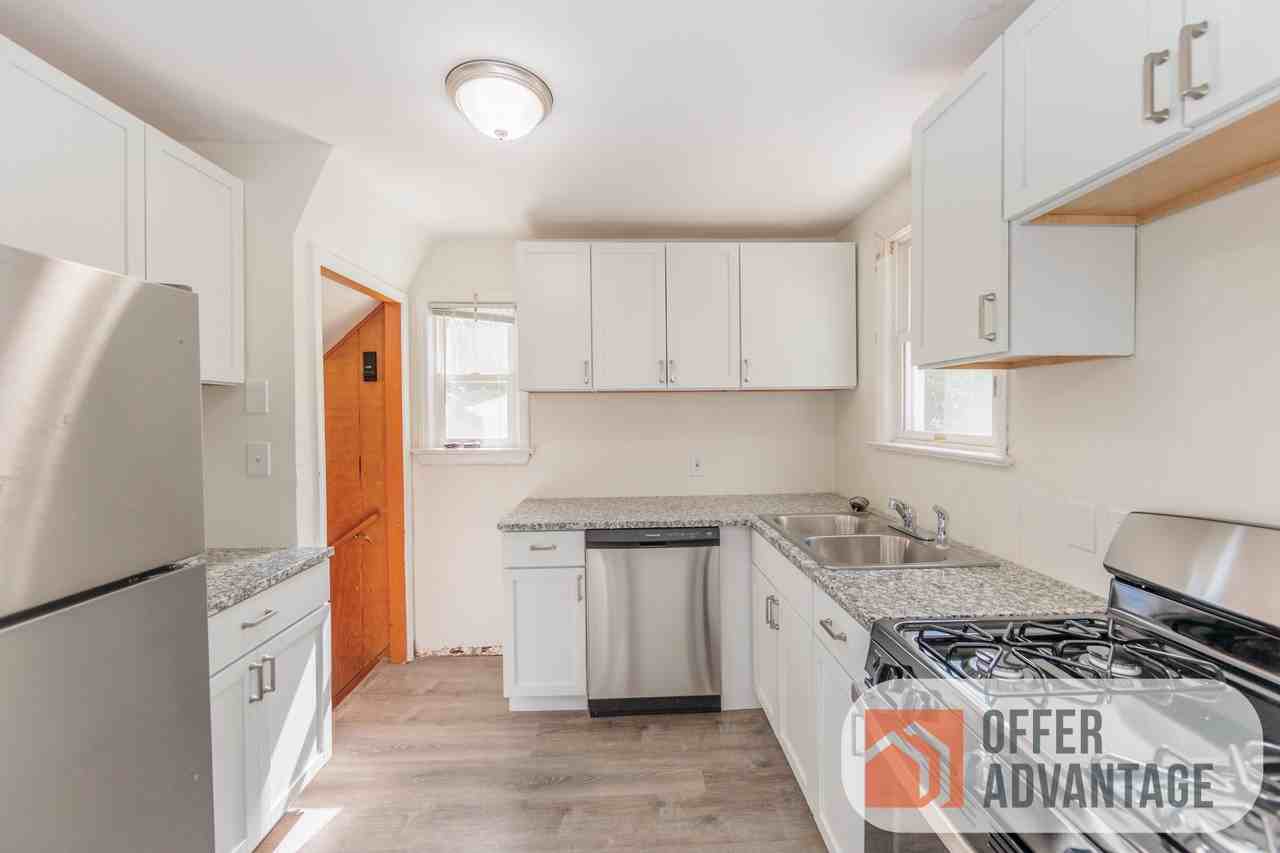 5455 Hollywood Ave #1 - Photo 3 of 10