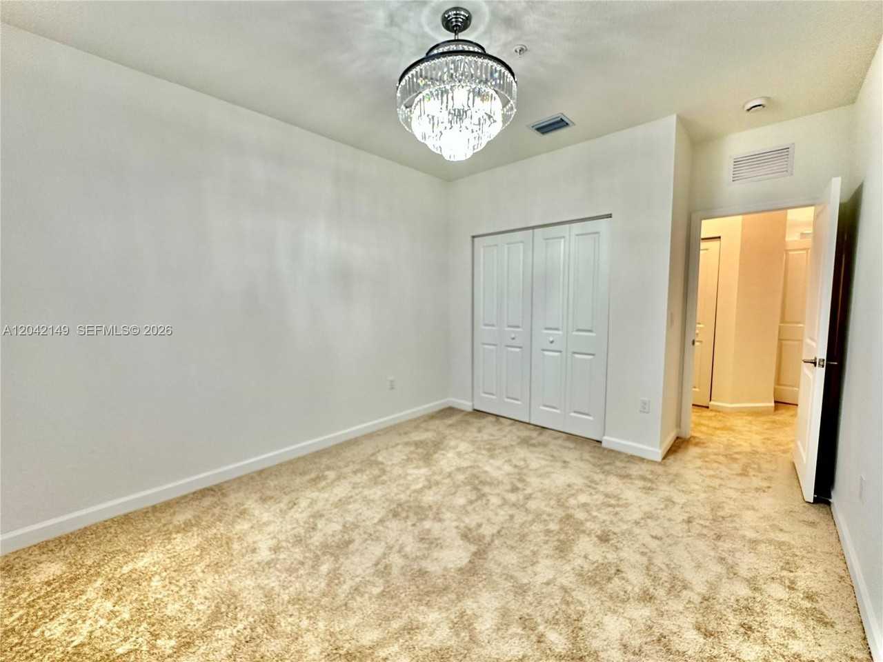 114 Southwest 184th Avenue - Photo 7 of 15