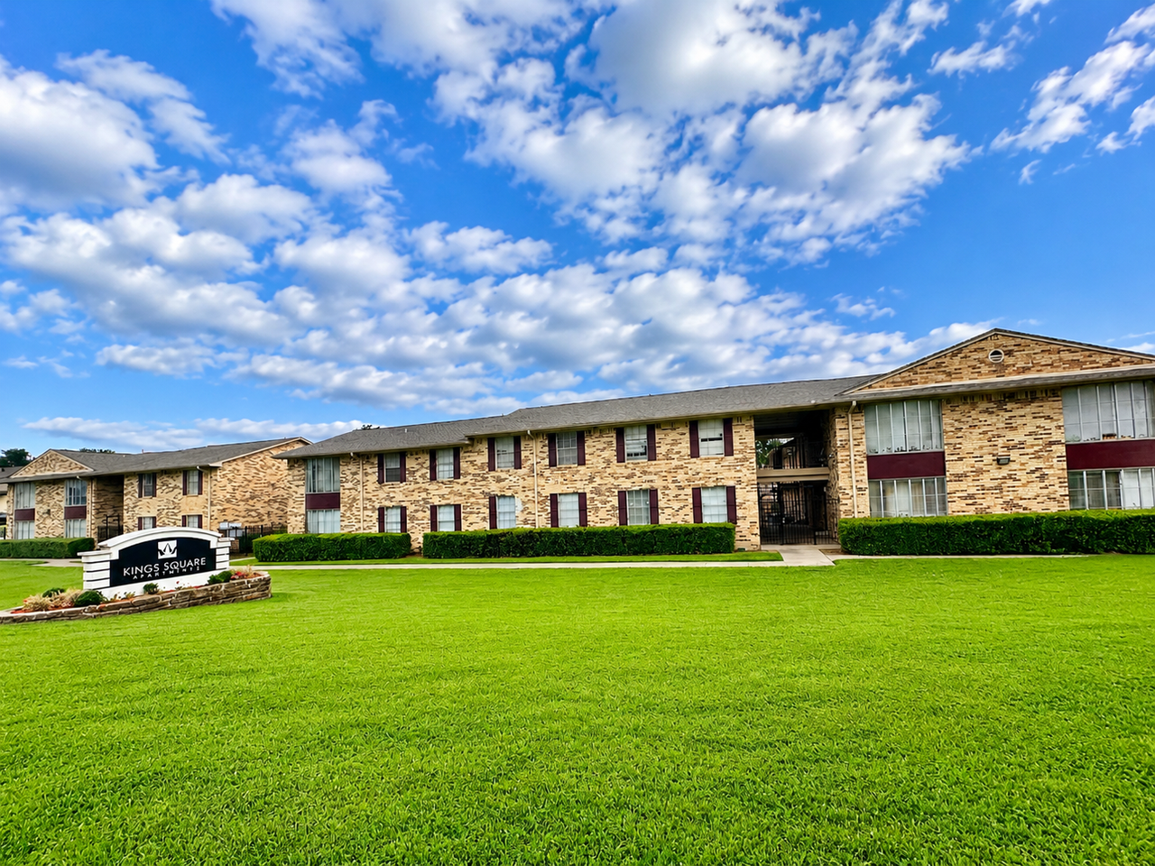 Affordable 1 Bedroom Apartments Starting at $950/Month - Photo 4 of 50