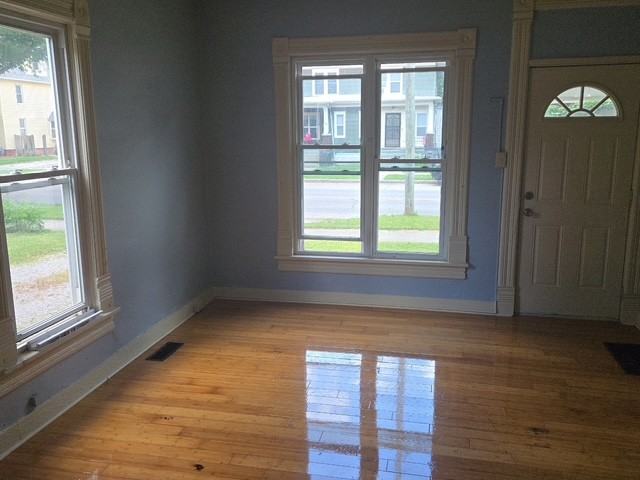 647 W Lexington Ave #A - Photo 4 of 9
