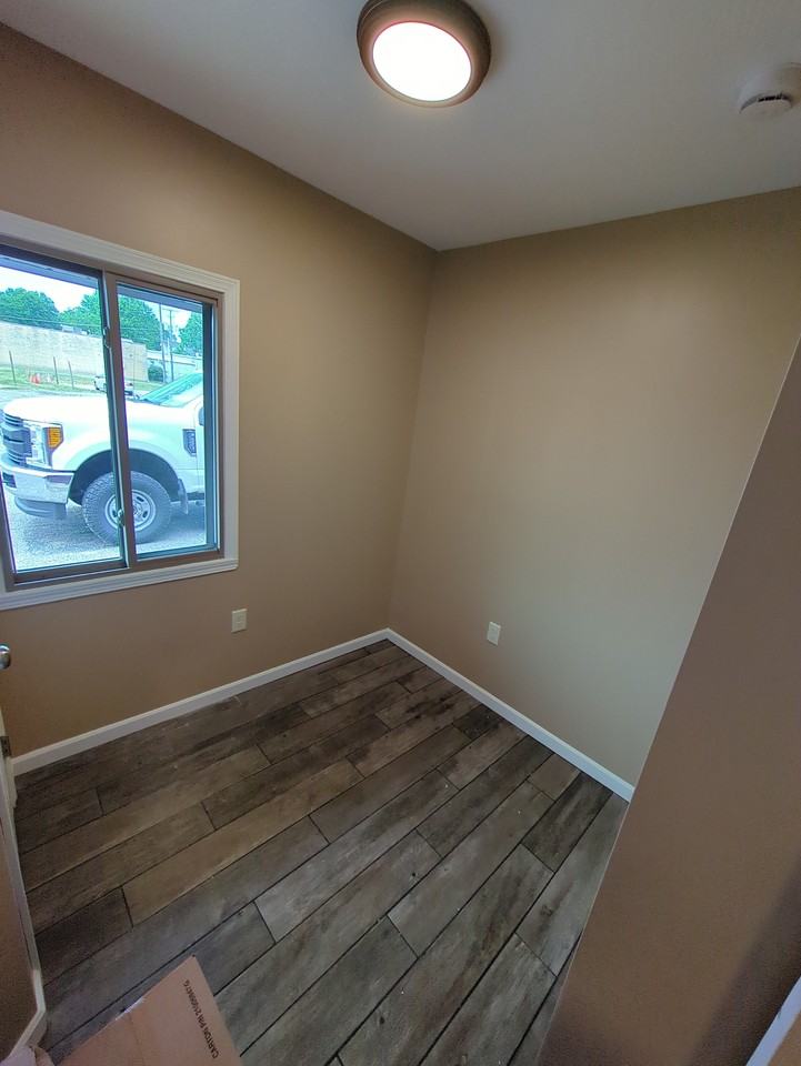 2901 Lincoln Street East - Photo 4 of 8