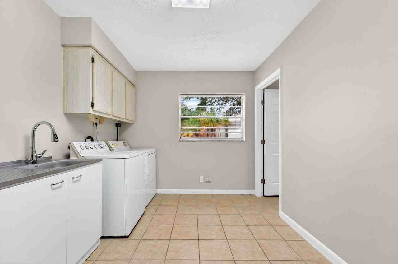 3707 W Gray St - Photo 5 of 9