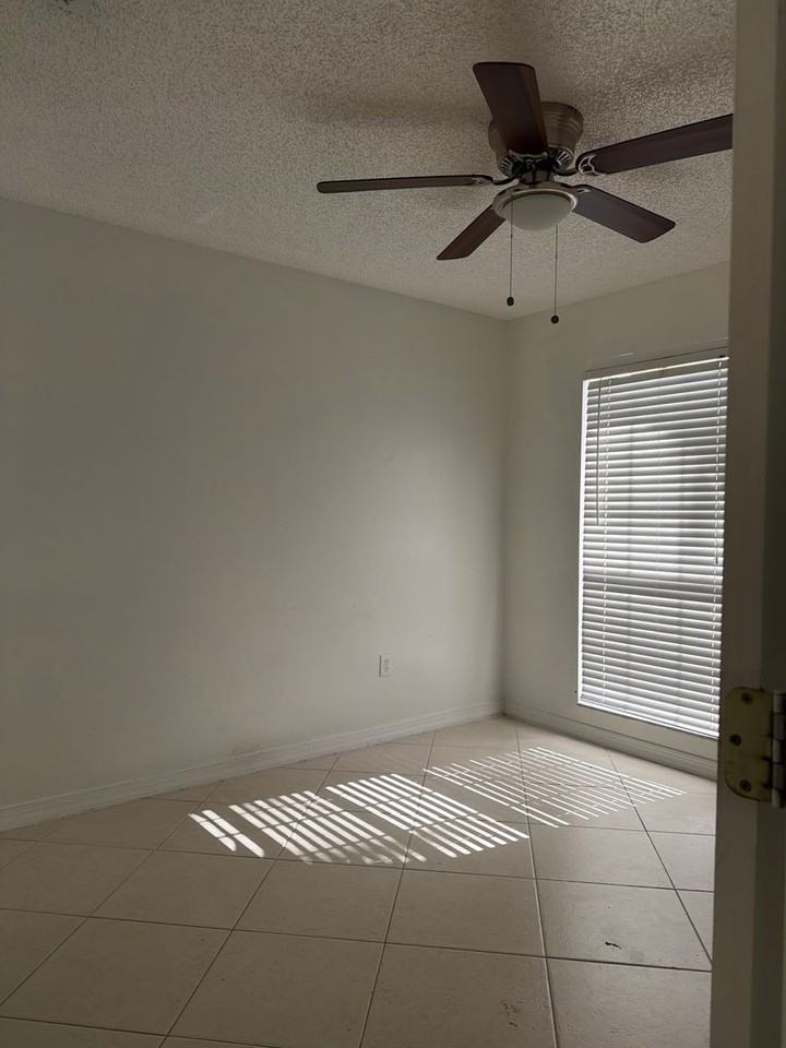 13855 Glasser Ave - Photo 4 of 12