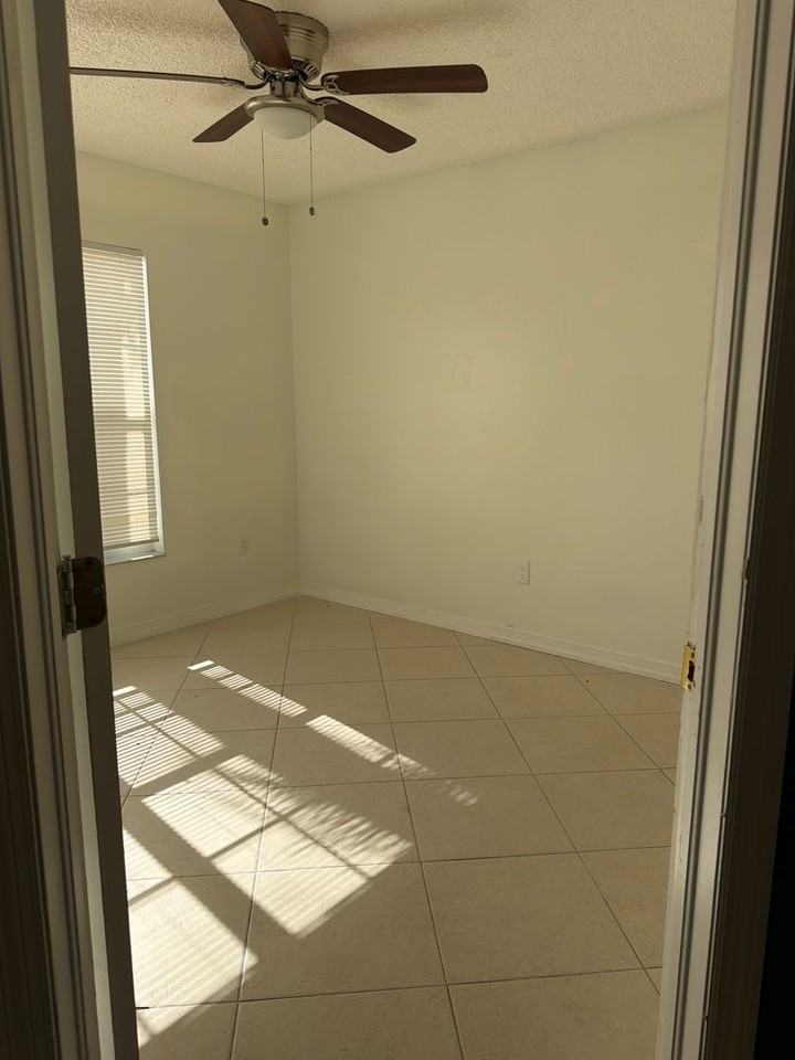 13855 Glasser Ave - Photo 5 of 12