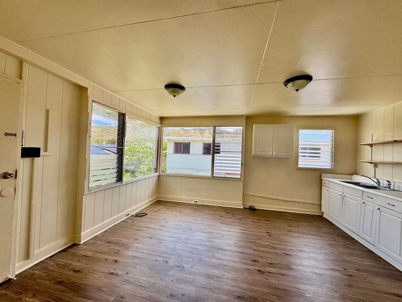 3044 Lakimau St - Photo 3 of 12