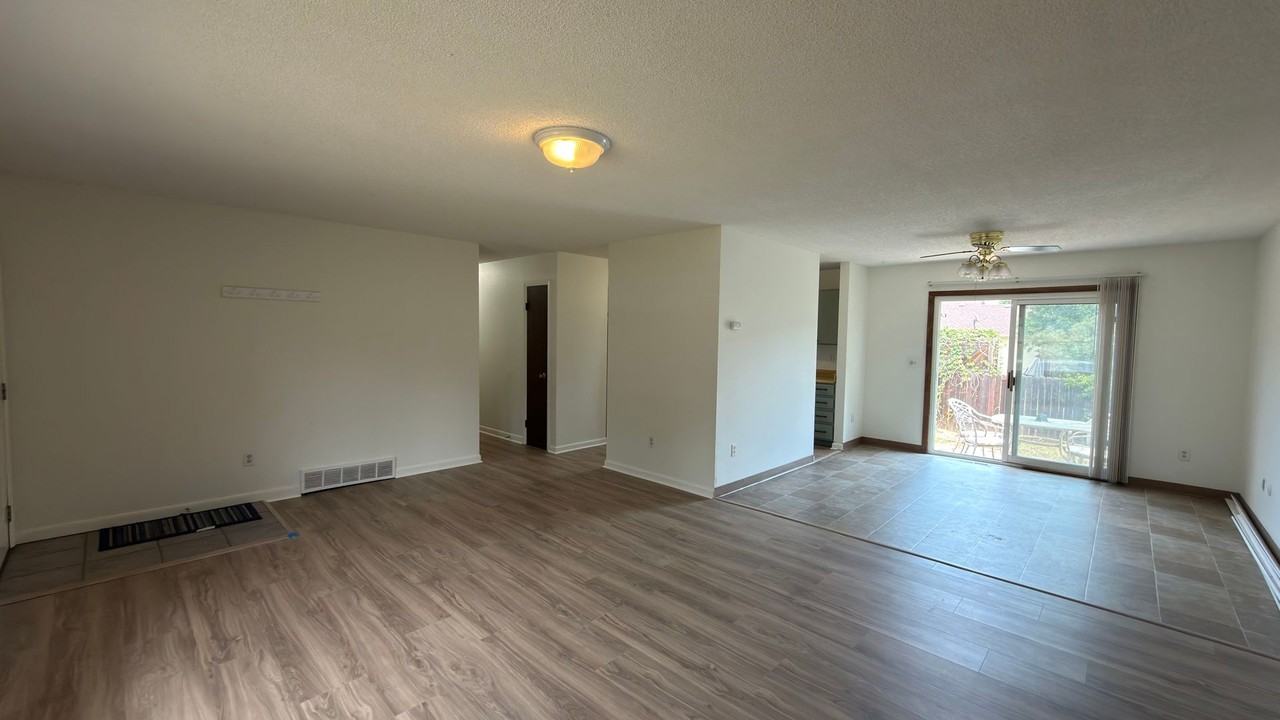 1506 Wildwood Ct - Photo 4 of 20