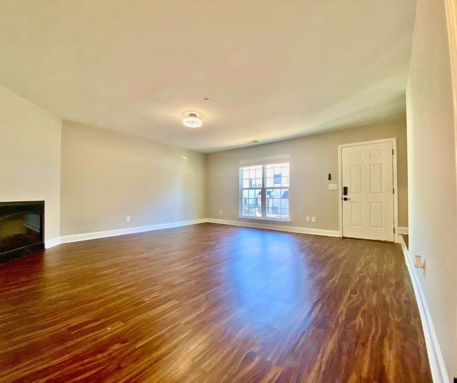 1126 Maple Tree Ln - Photo 3 of 39