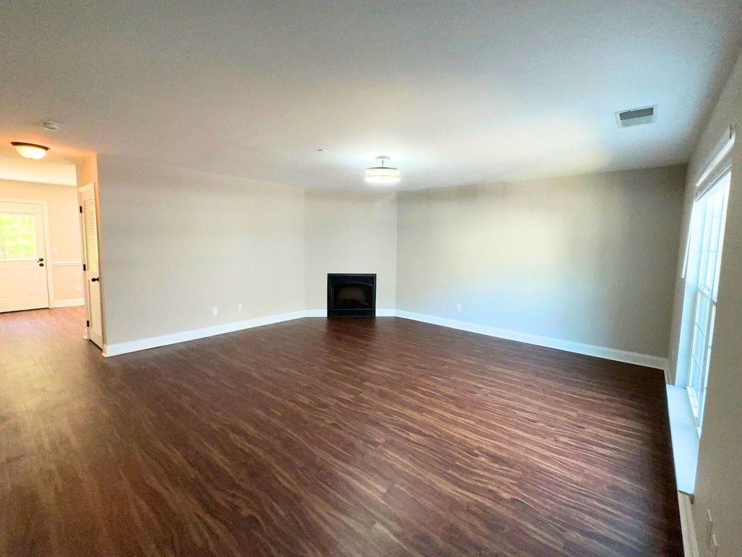 1126 Maple Tree Ln - Photo 6 of 39