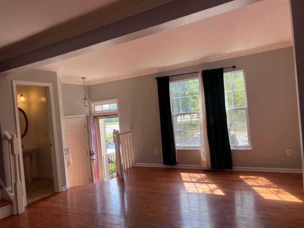 6205 Abbottsbury Row - Photo 4 of 36