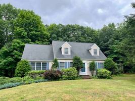 featured image of 10 Forest Dr