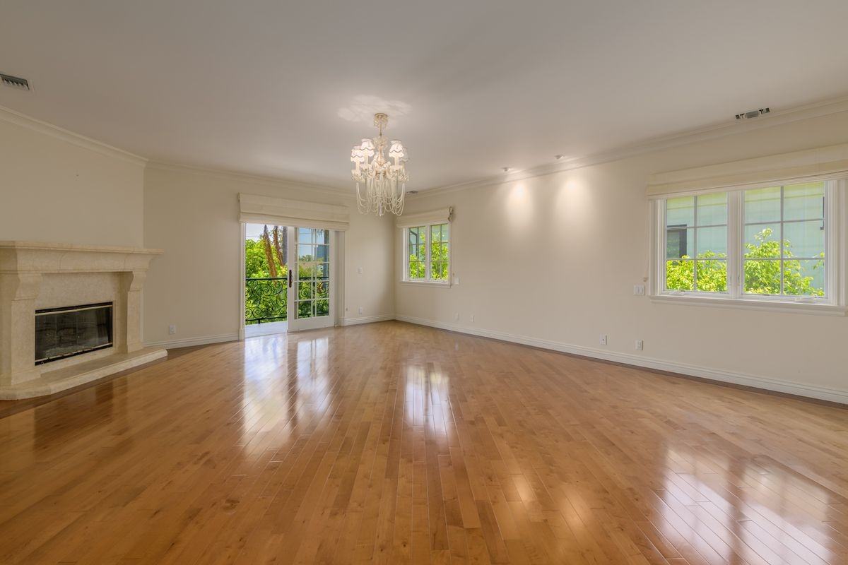 204 Foothill Rd - Photo 4 of 9