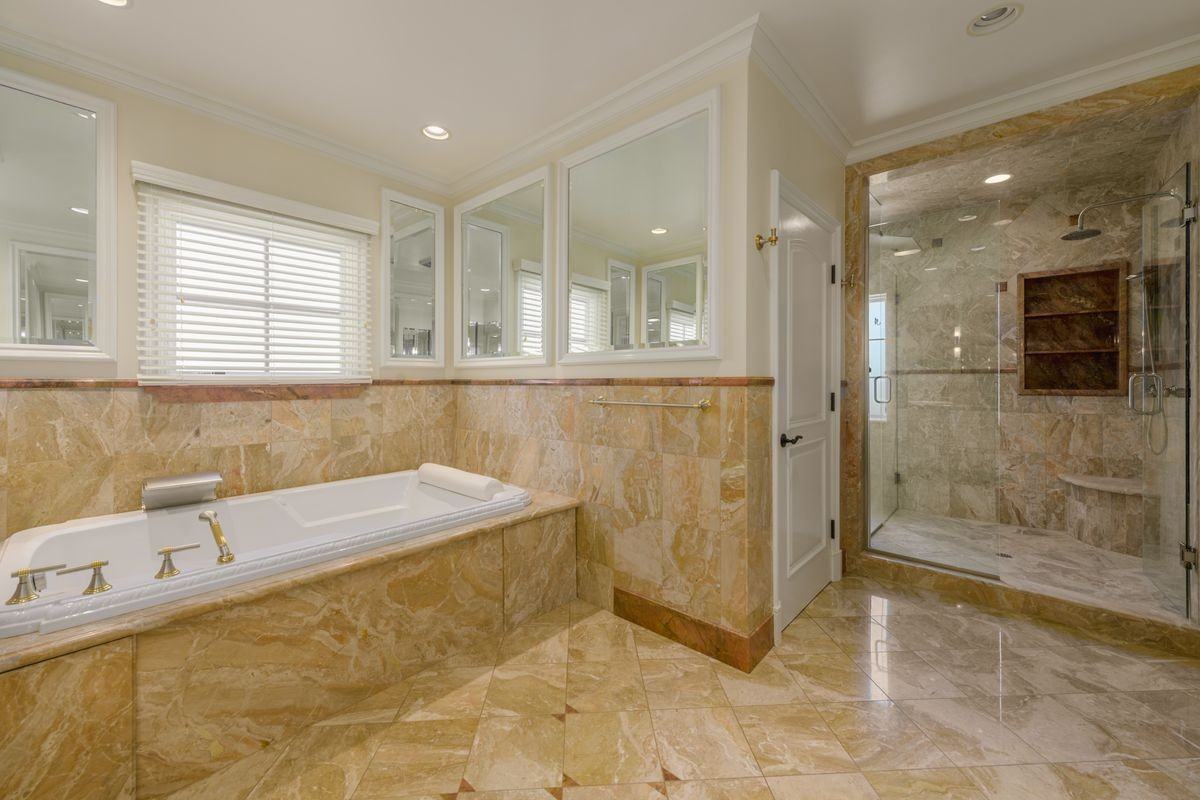 204 Foothill Rd - Photo 6 of 9