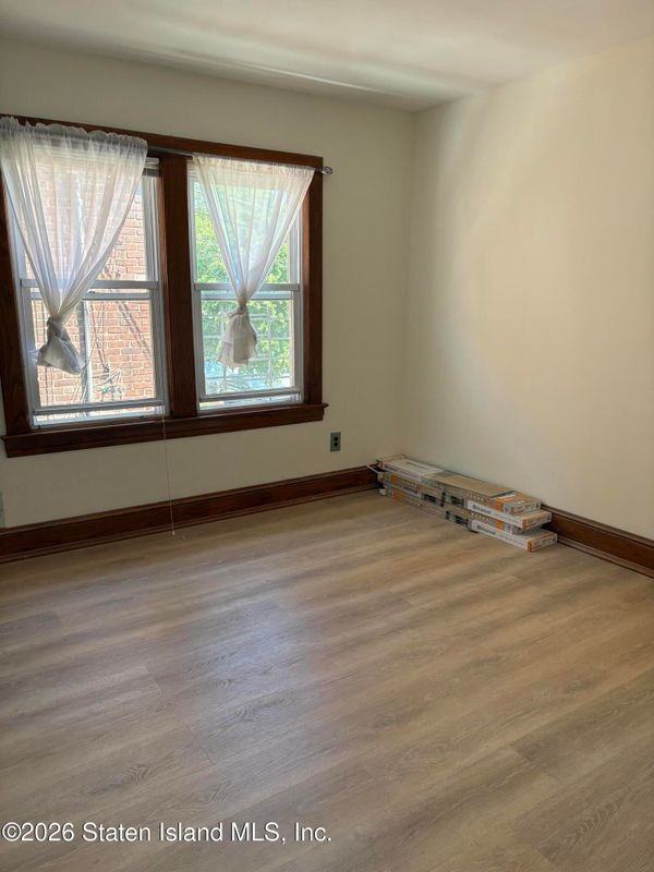 24 Winthrop Pl - Photo 3 of 17