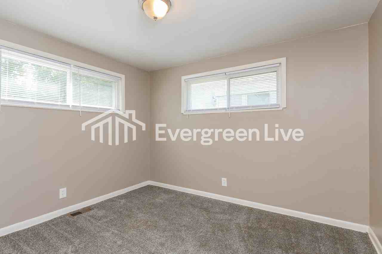 4014 Woodcliffe Ave - Photo 7 of 15