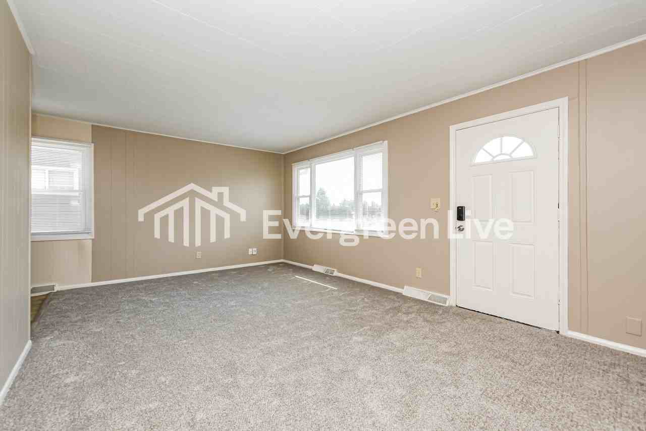 432 Mount Joy St - Photo 3 of 15