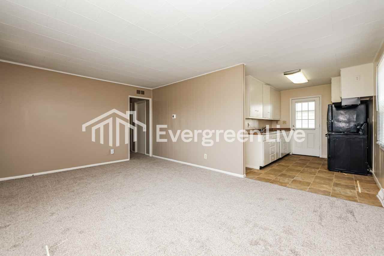 432 Mount Joy St - Photo 5 of 15