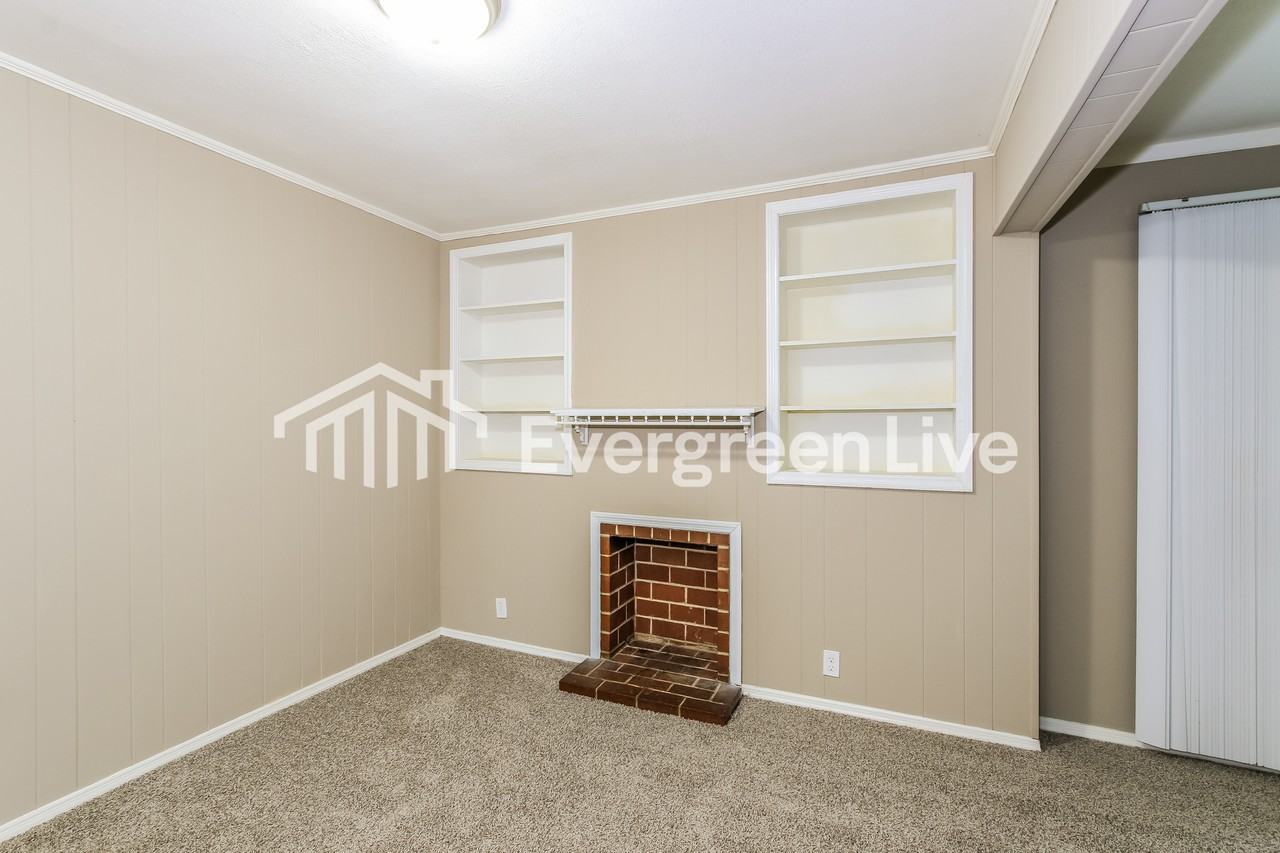 1919 Williams Dr - Photo 4 of 15