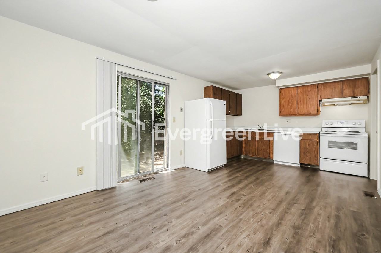 8095 Mount Aetna St - Photo 6 of 15