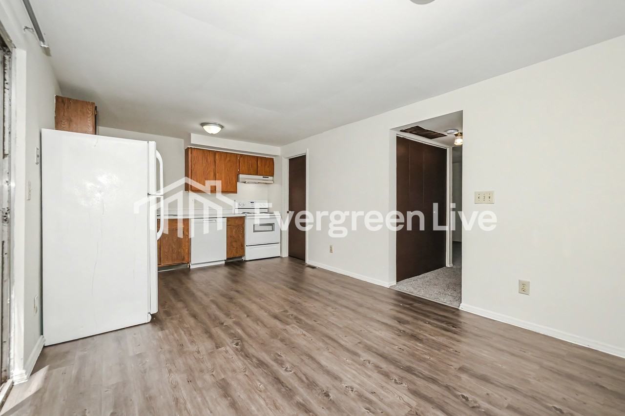 8095 Mount Aetna St - Photo 7 of 15