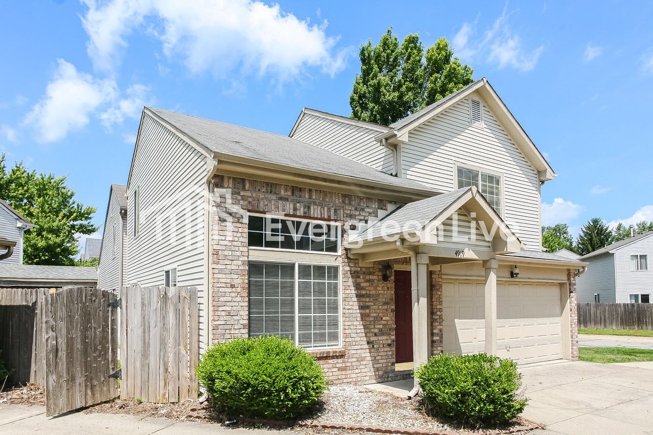 4919 Lewiston Dr - Photo 2 of 15