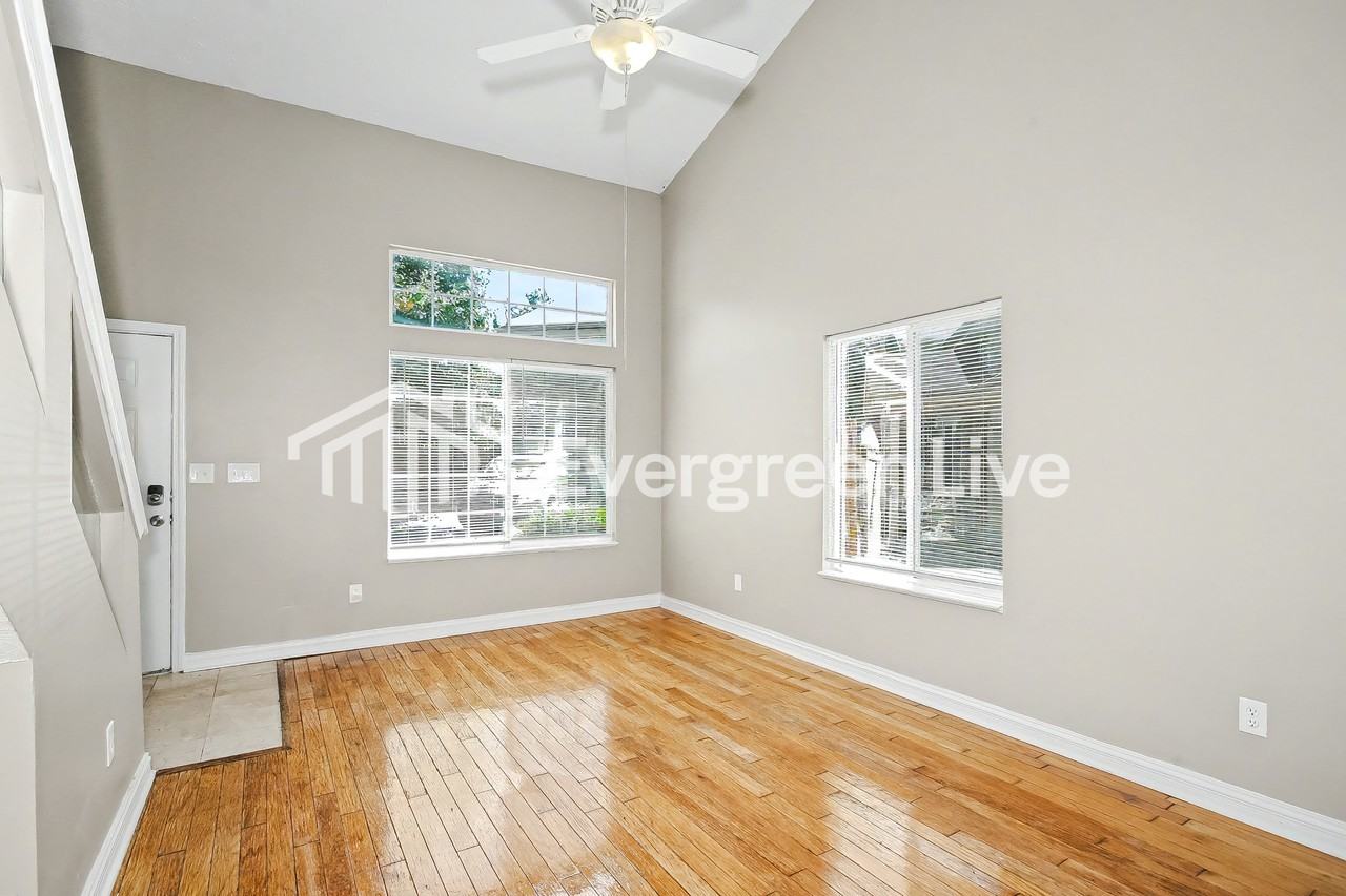 4919 Lewiston Dr - Photo 3 of 15