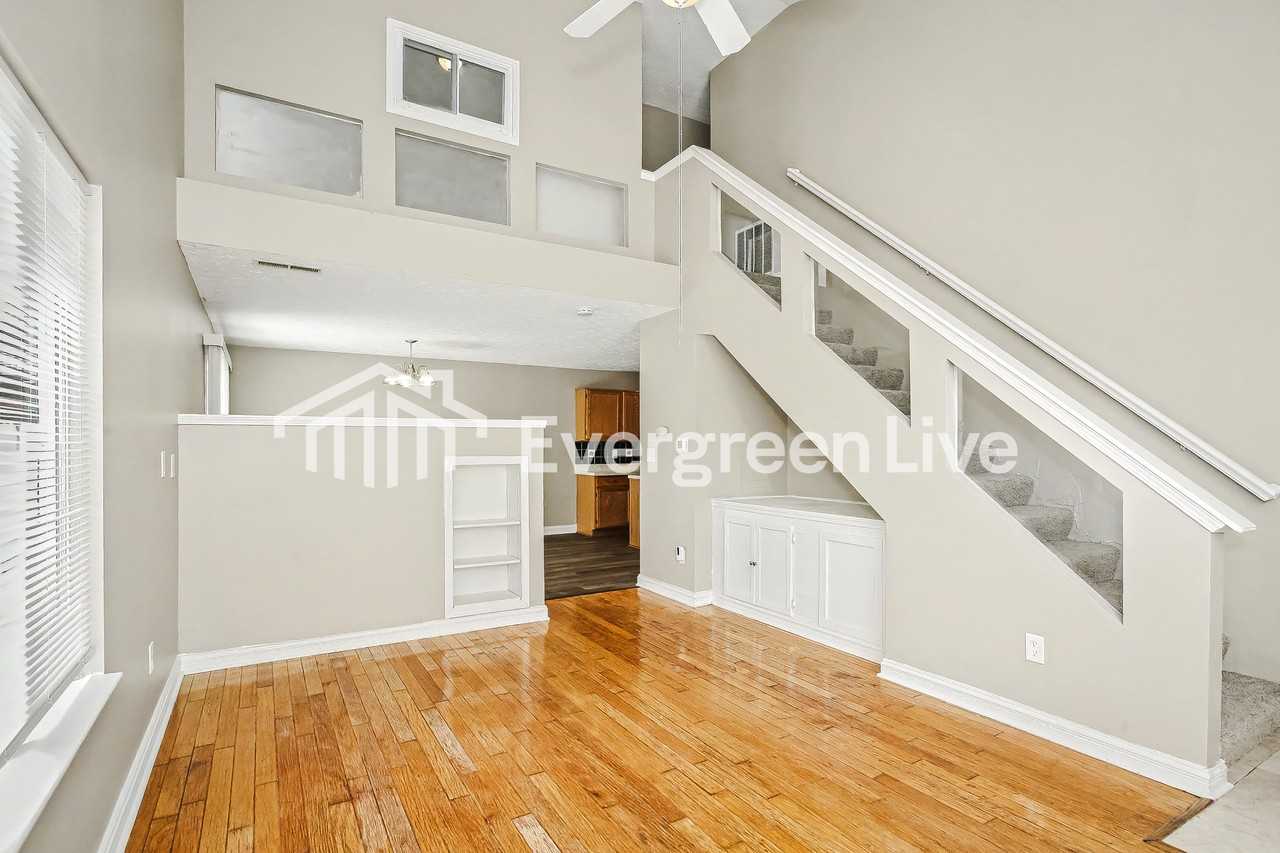 4919 Lewiston Dr - Photo 4 of 15