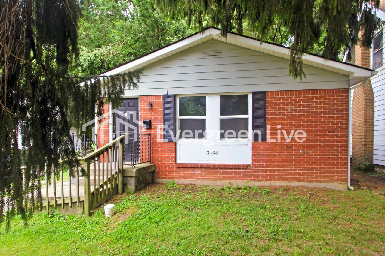 3433 Caroline Ave - Photo 2 of 16