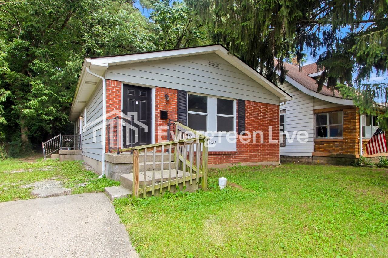 3433 Caroline Ave - Photo 3 of 16