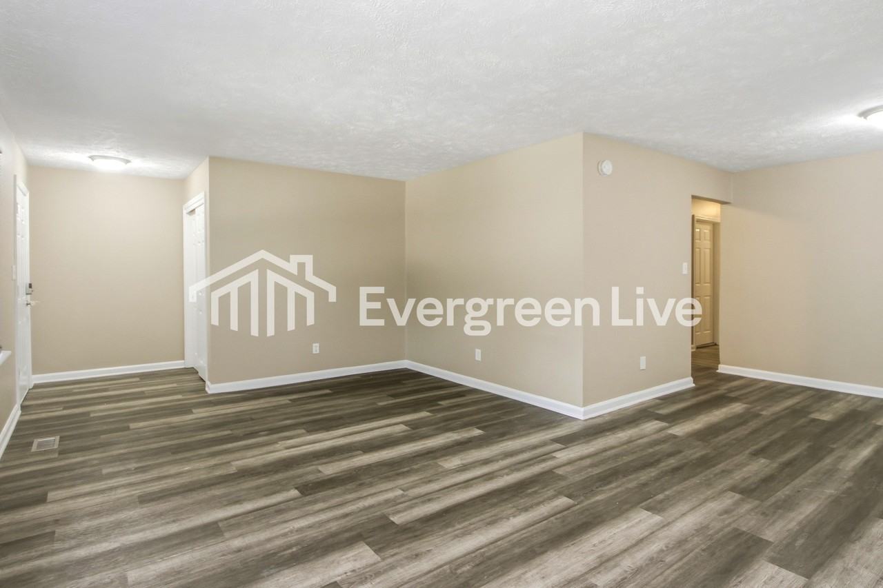 3433 Caroline Ave - Photo 4 of 16