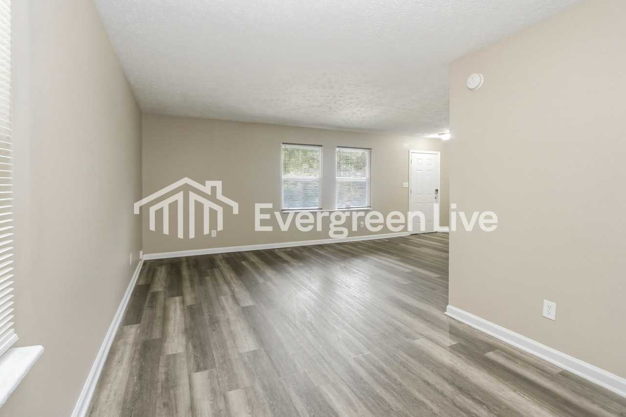 3433 Caroline Ave - Photo 5 of 16