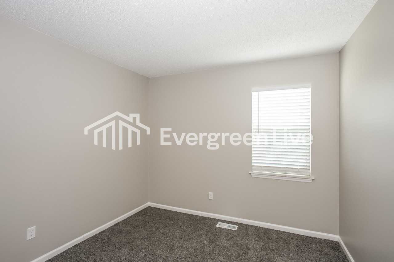 7211 Meadow Glen Dr - Photo 6 of 10
