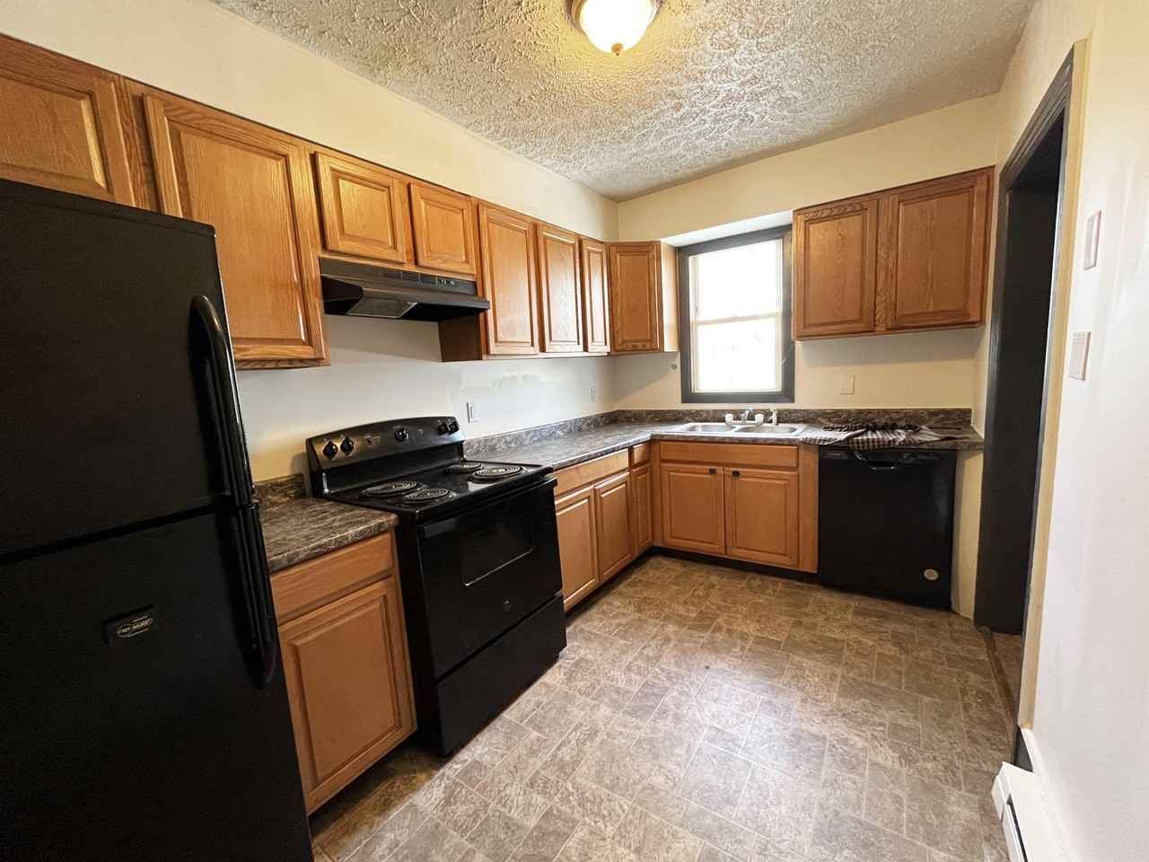 238 N Raleigh St - Photo 4 of 11