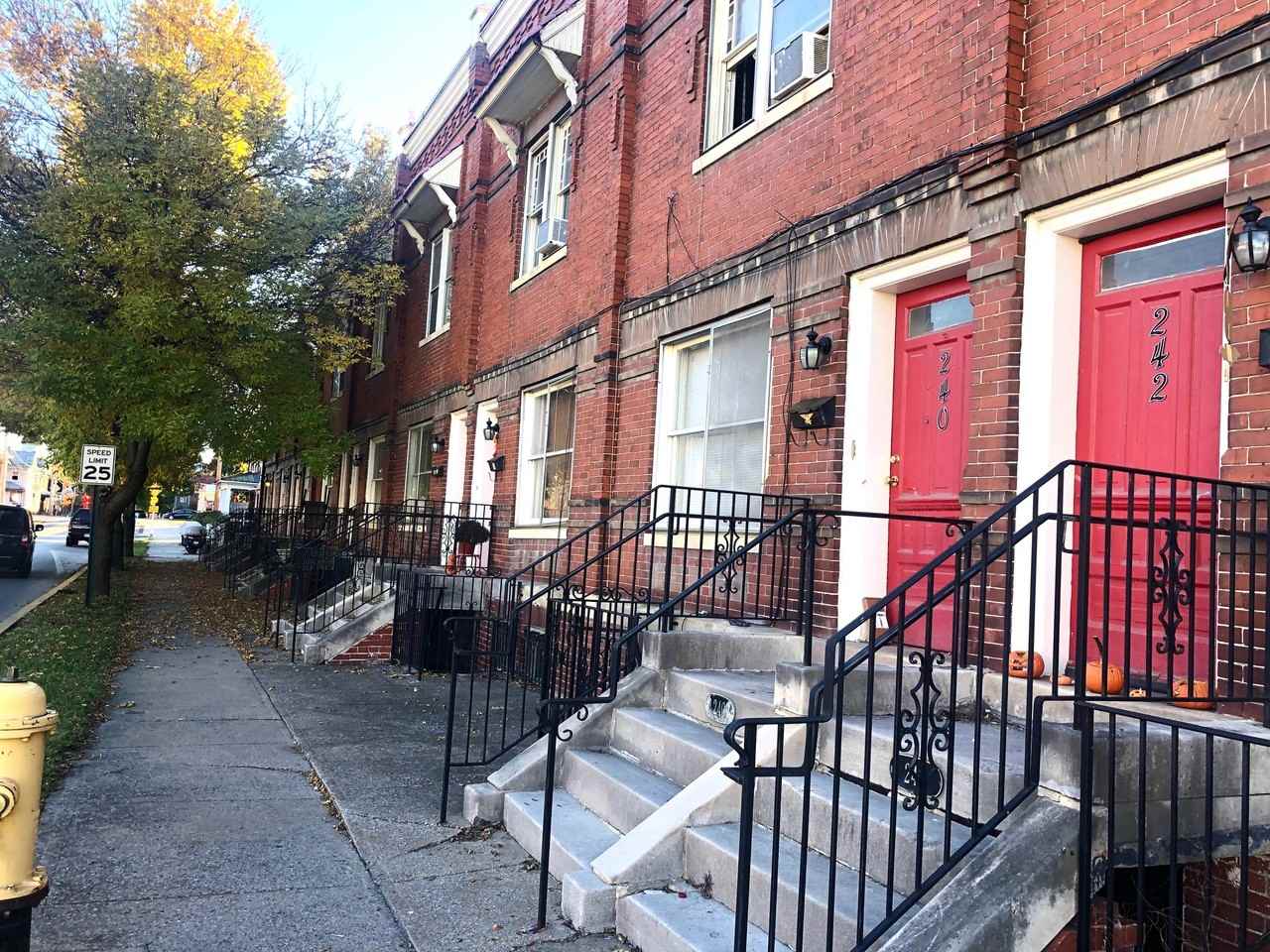 238 N Raleigh St - Photo 3 of 11